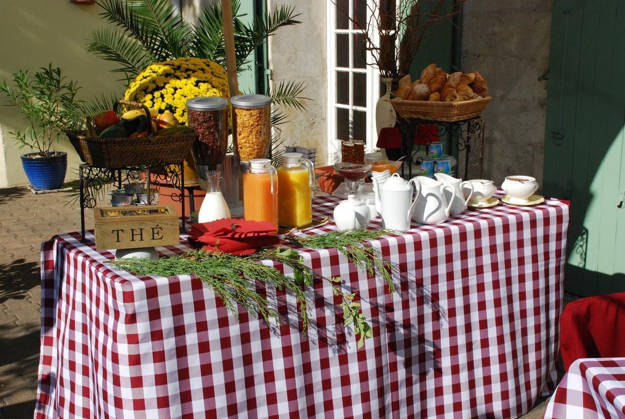 Au Saint Roch - Hotel Et Jardin Avignon Exterior photo
